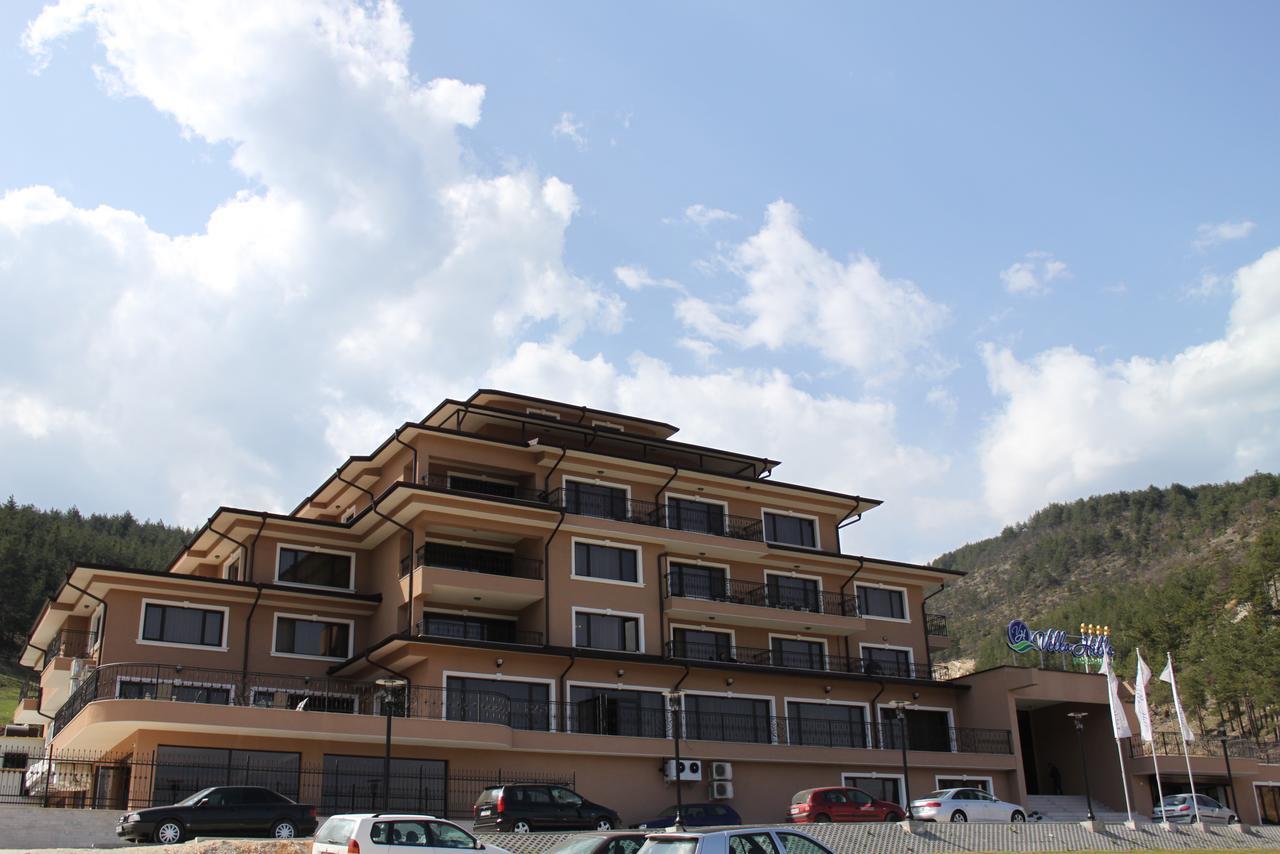 Park And Vella Hills Resort