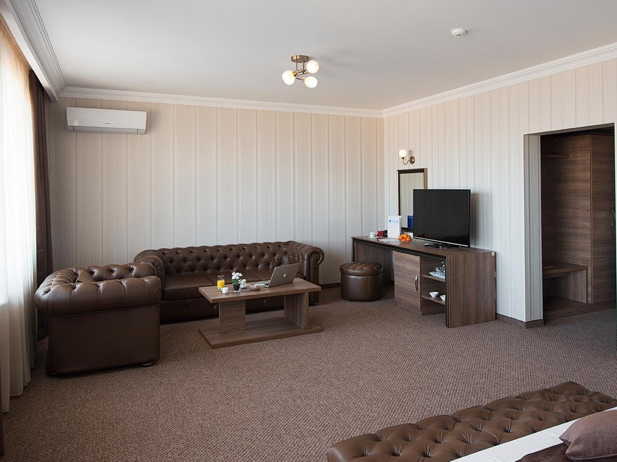 Resort Park And Vella Hills 4*