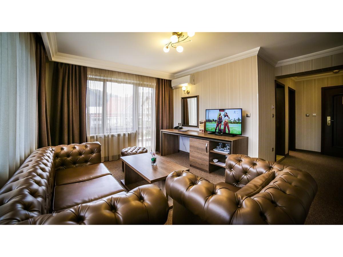 Park And Vella Hills Resort 4*
