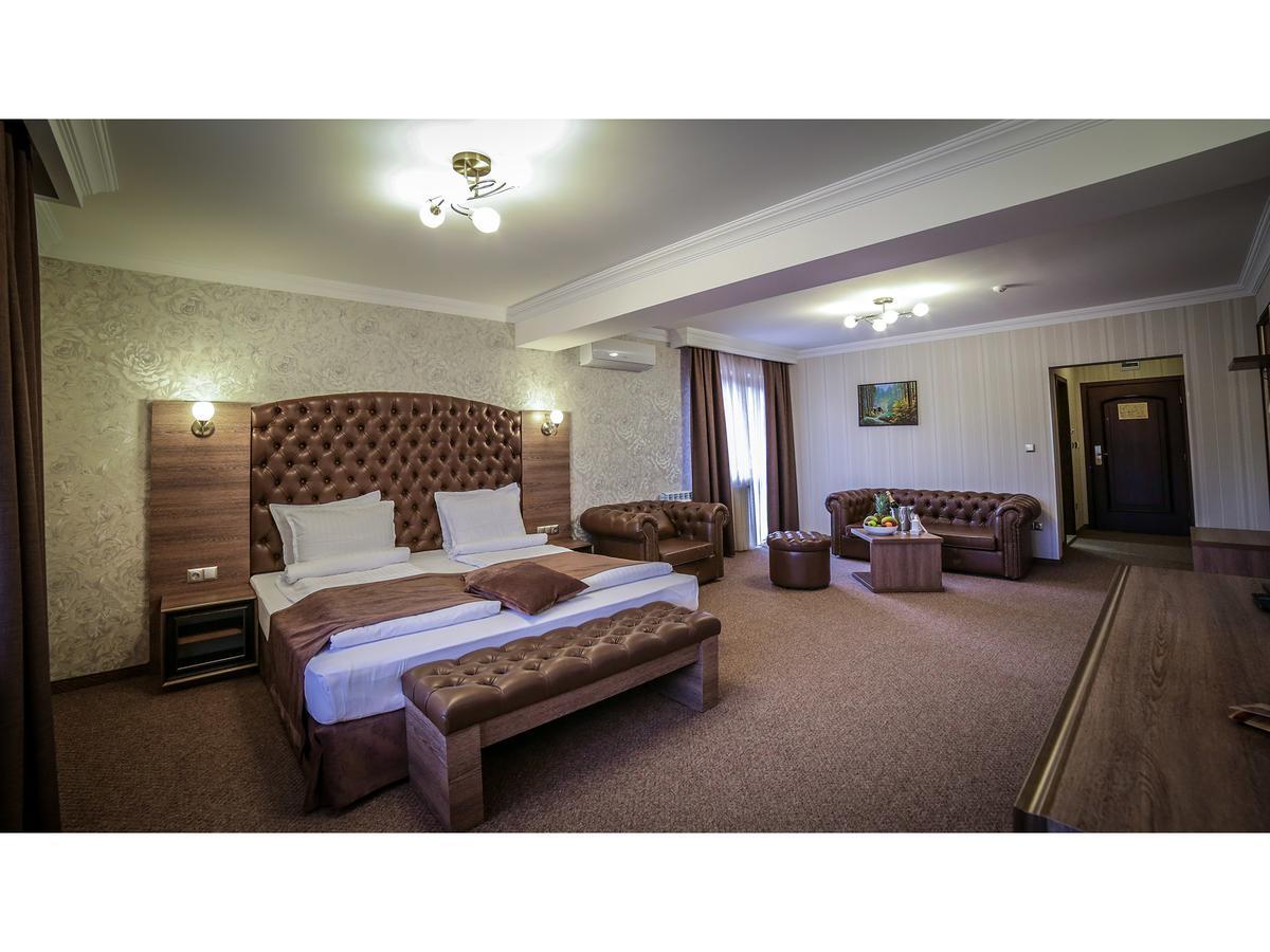 Park And Vella Hills Resort